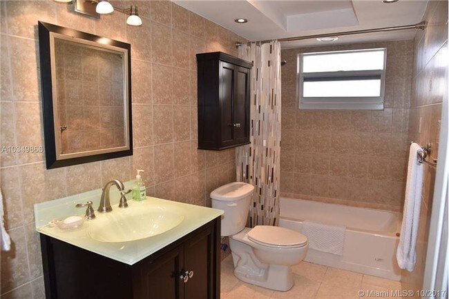 Foto del edificio - 121 Golden Isles Dr