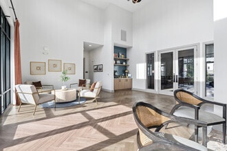 Lobby - 175 Main