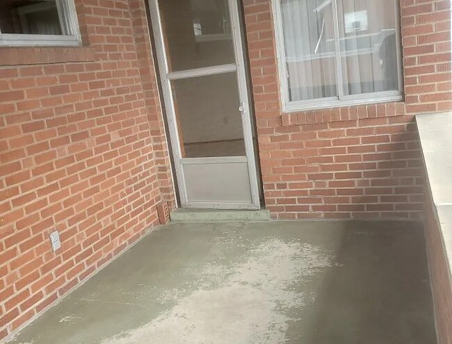 Foto del edificio - 108 River Ave