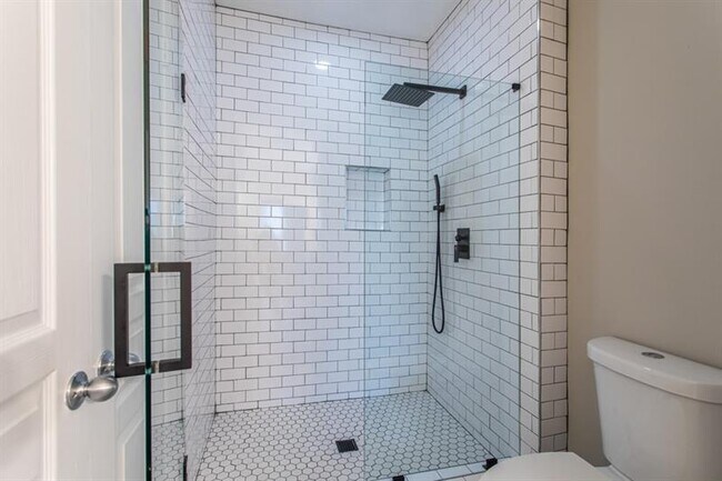 Foto del edificio - 10 Perimeter Summit Blvd