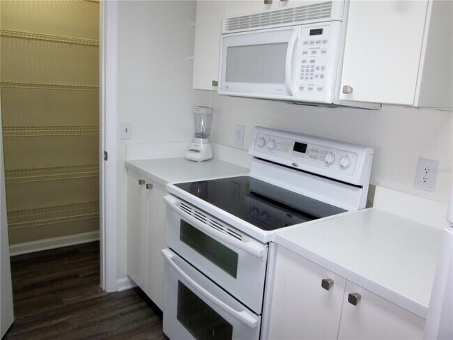 Foto del edificio - 11901 4th St N