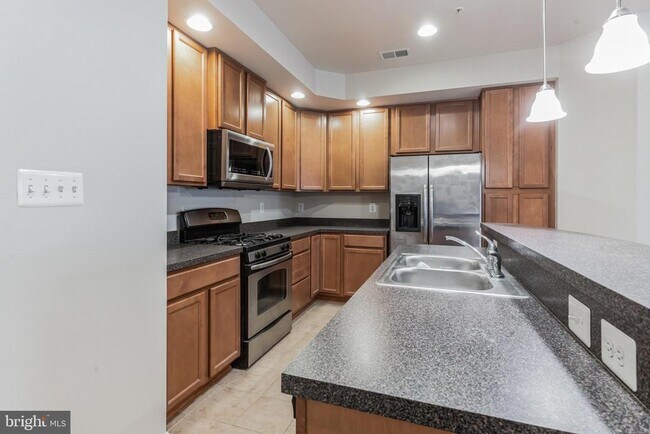 Foto del edificio - 334 Chessington Dr