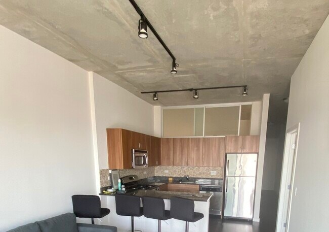 Foto del edificio - 235 W Van Buren St