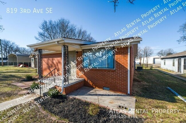 Building Photo - 819 3rd Ave SE