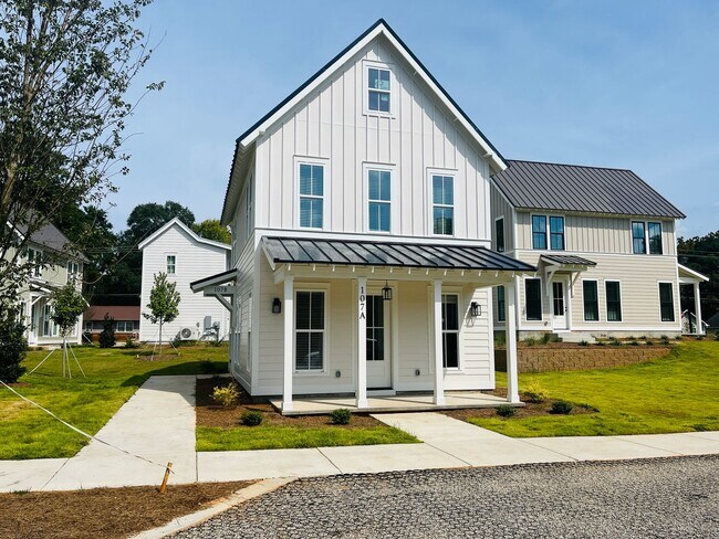 Foto del edificio - 107 Gardenia Ln
