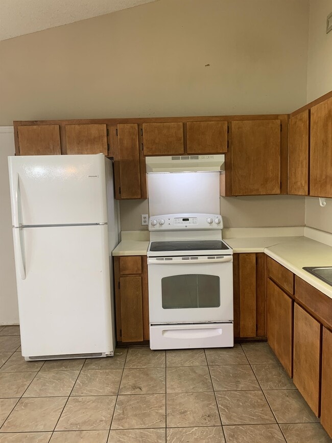 Building Photo - 920 Mandarin Dr