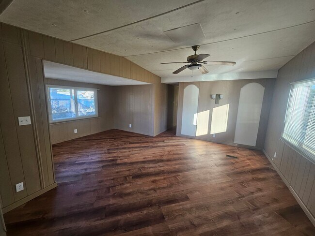 Foto del edificio - Willow Valley  2 Bedroom Mobile Home