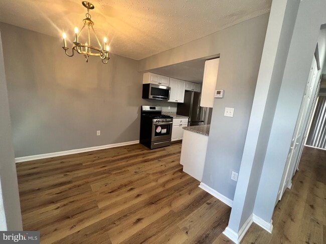Building Photo - 6461 Heritage Hill Dr
