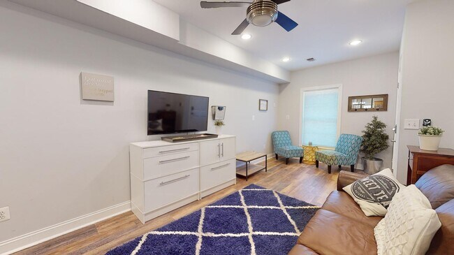 Family room - 1223 4th Street Northwest