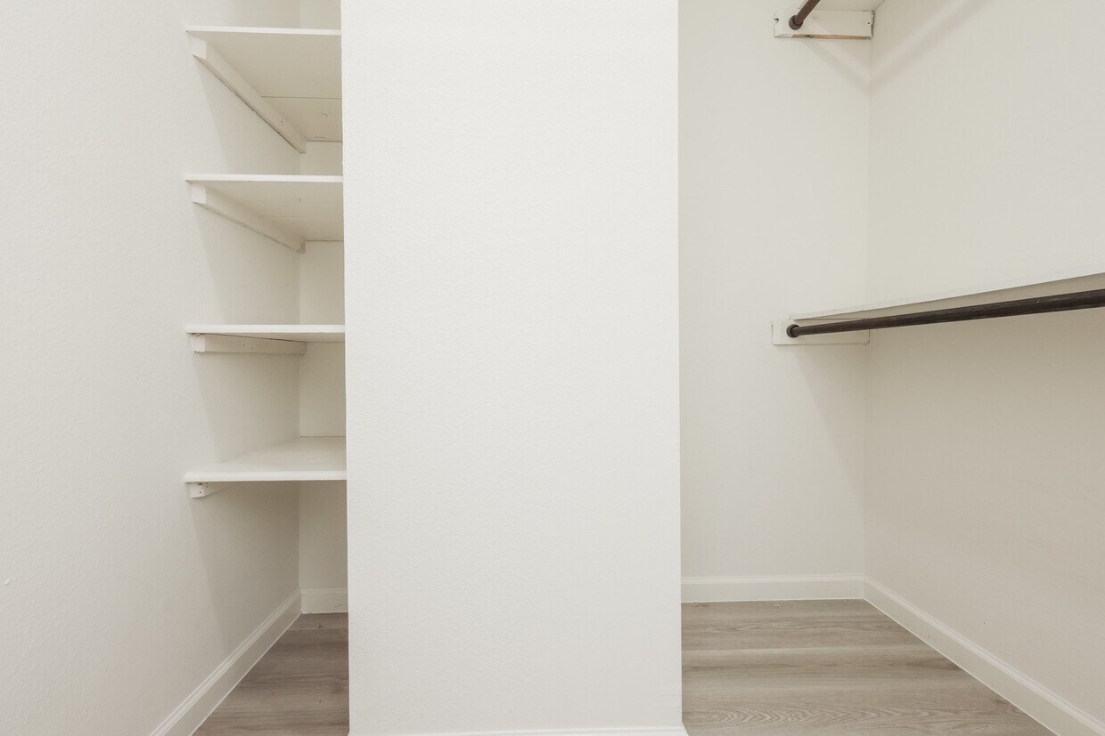 Foto del edificio - 17441 Red Oak Dr