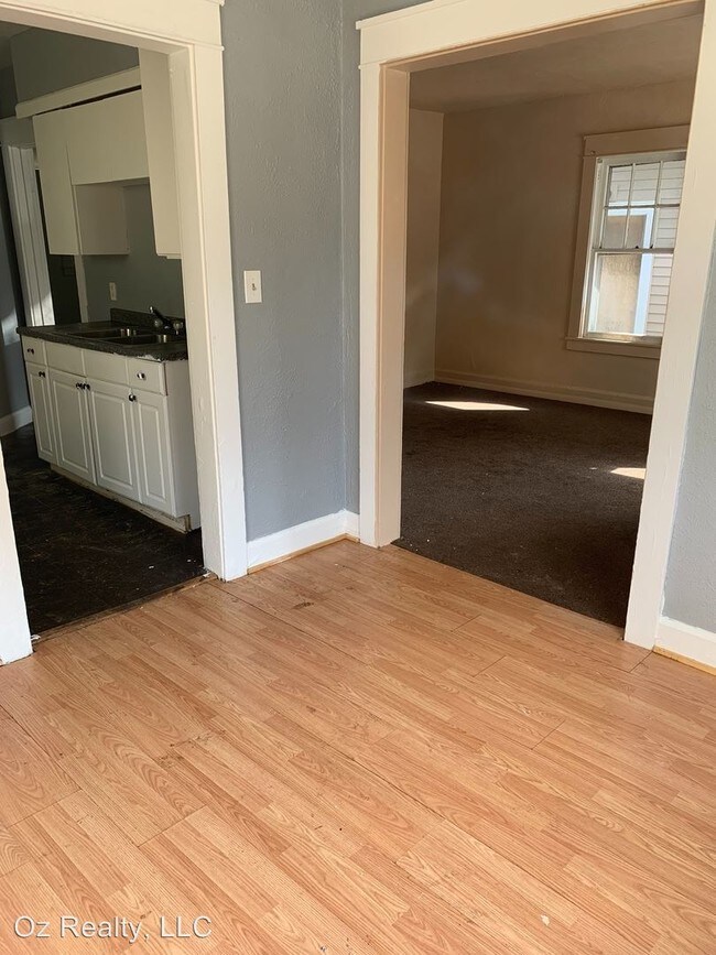 Building Photo - 2 br, 1 bath House - 521 South Detroit Avenue