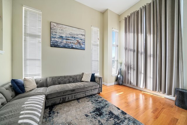 Foto del edificio - 7943 W 92nd St