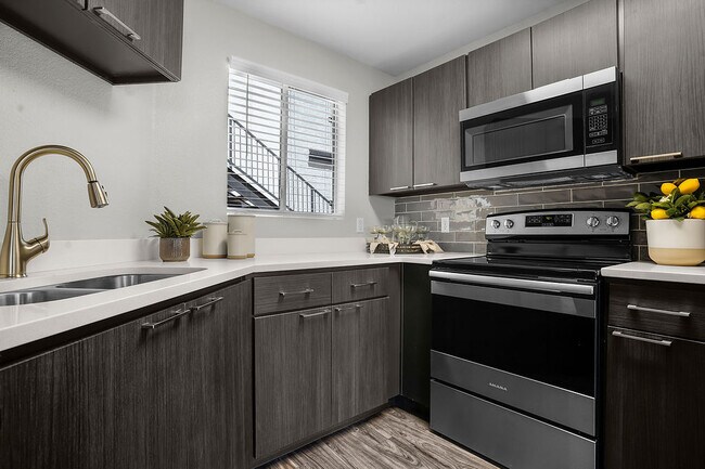 Foto del edificio - Broadstone Heights
