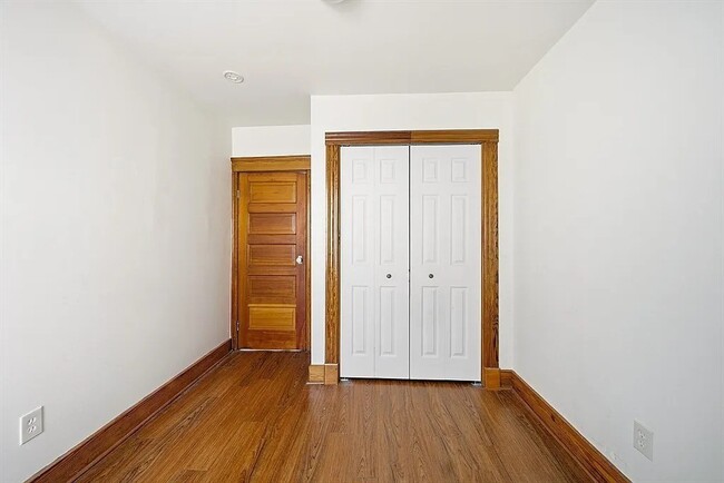 Building Photo - 31 Whitcomb St