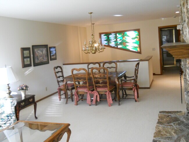 Foto del edificio - 171 Village Blvd
