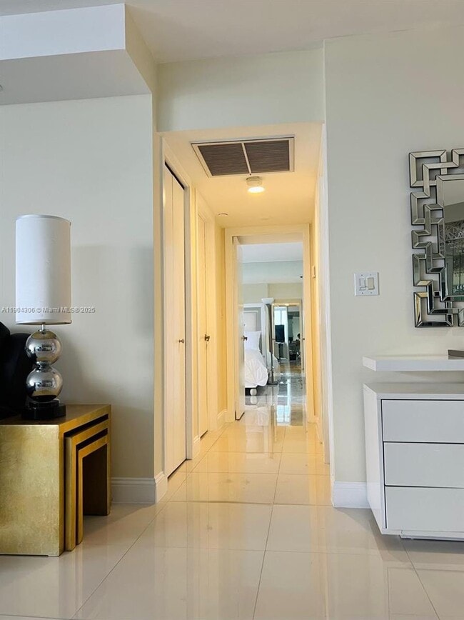 Foto del edificio - 19355 Turnberry Way