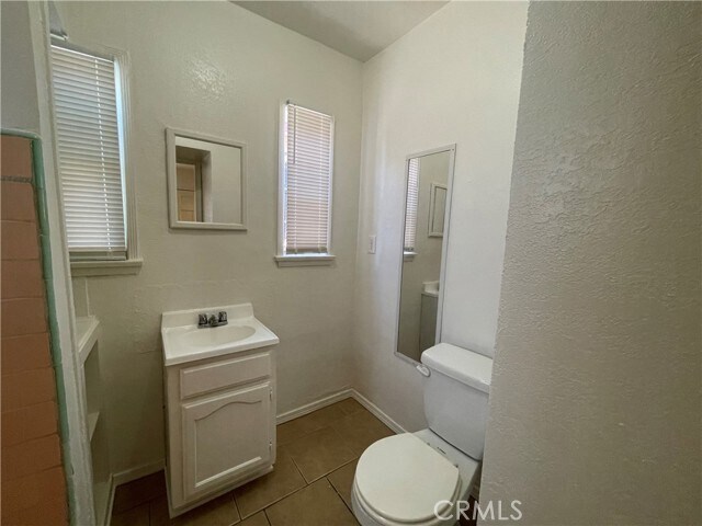 Building Photo - 2216 W Olympic Blvd