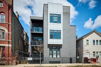 Building Photo - 1752 W 18th Pl