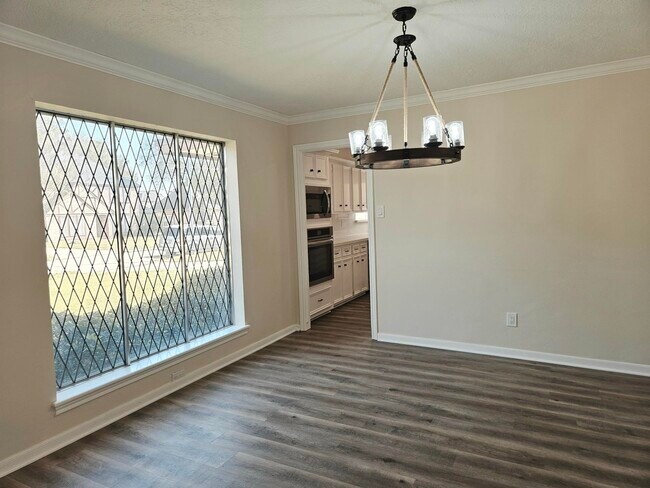 Foto del edificio - 16627 Aldenham Pl