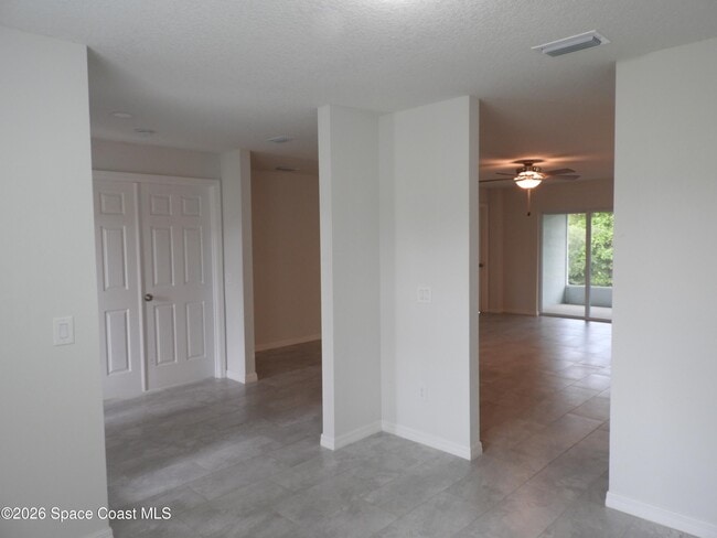 Building Photo - 1530 Paley Cir SE