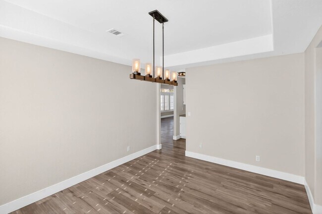 Building Photo - FANTASTIC 5-BEDROOM HOME NEAR DOWNTOWN SUMMERLIN!!