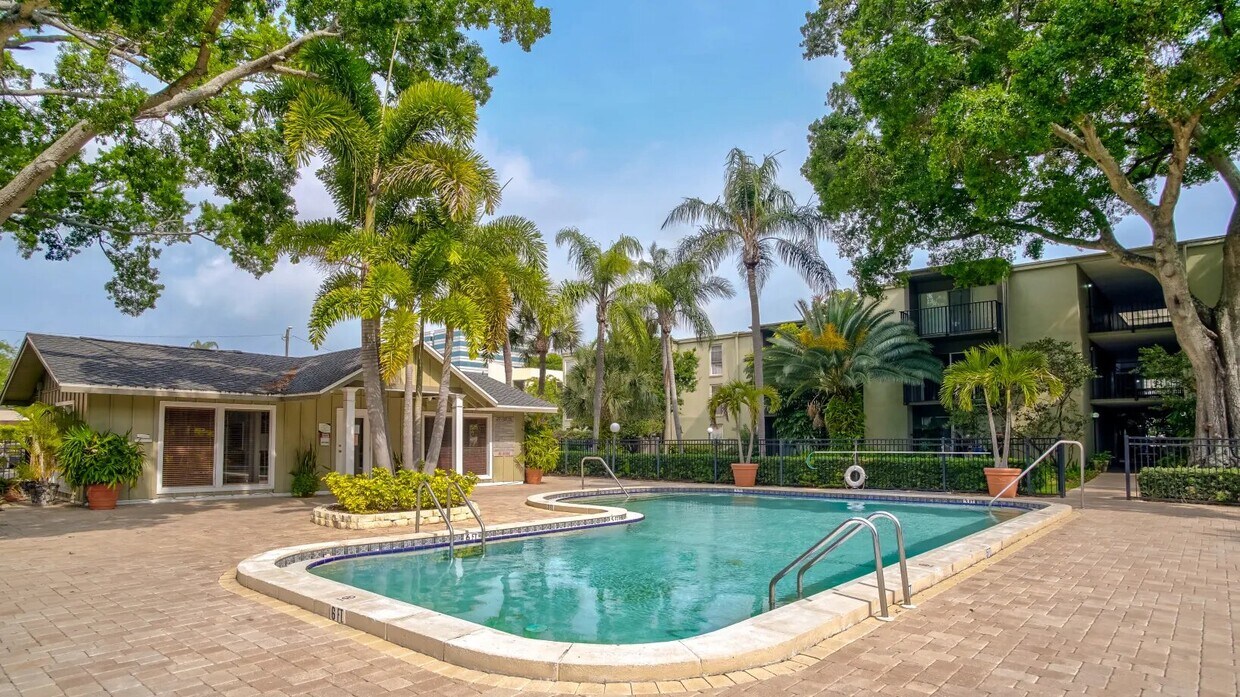 WestShore Apartments Rentals in Tampa at 4601 W Gray St Tampa, FL