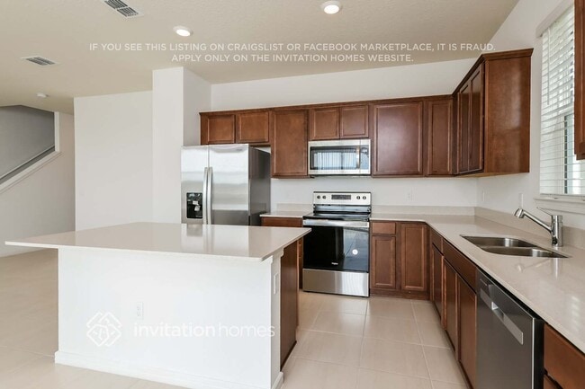 Building Photo - 2190 Calm Night St