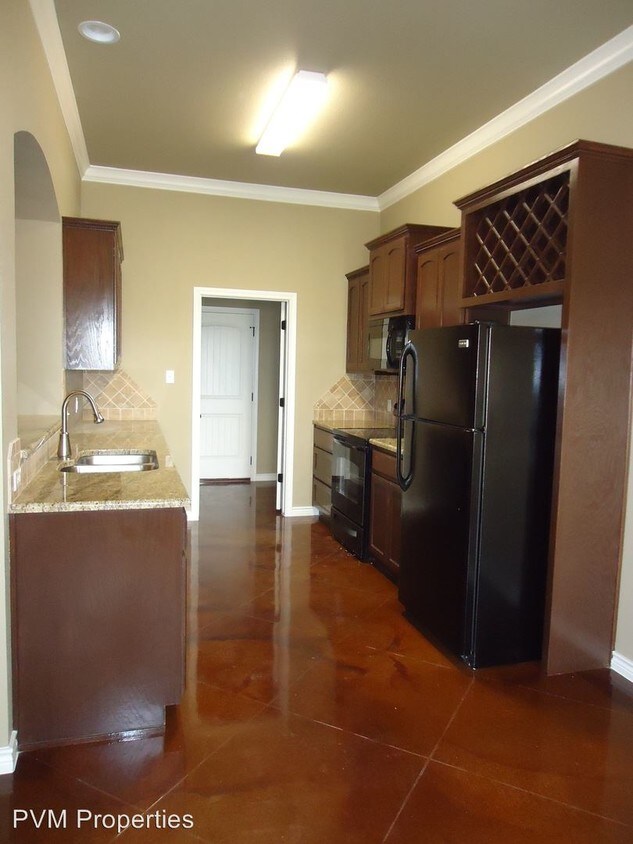 Primary Photo - 402 Stoneridge Dr