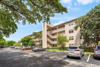 Building Photo - 2001 Granada Dr