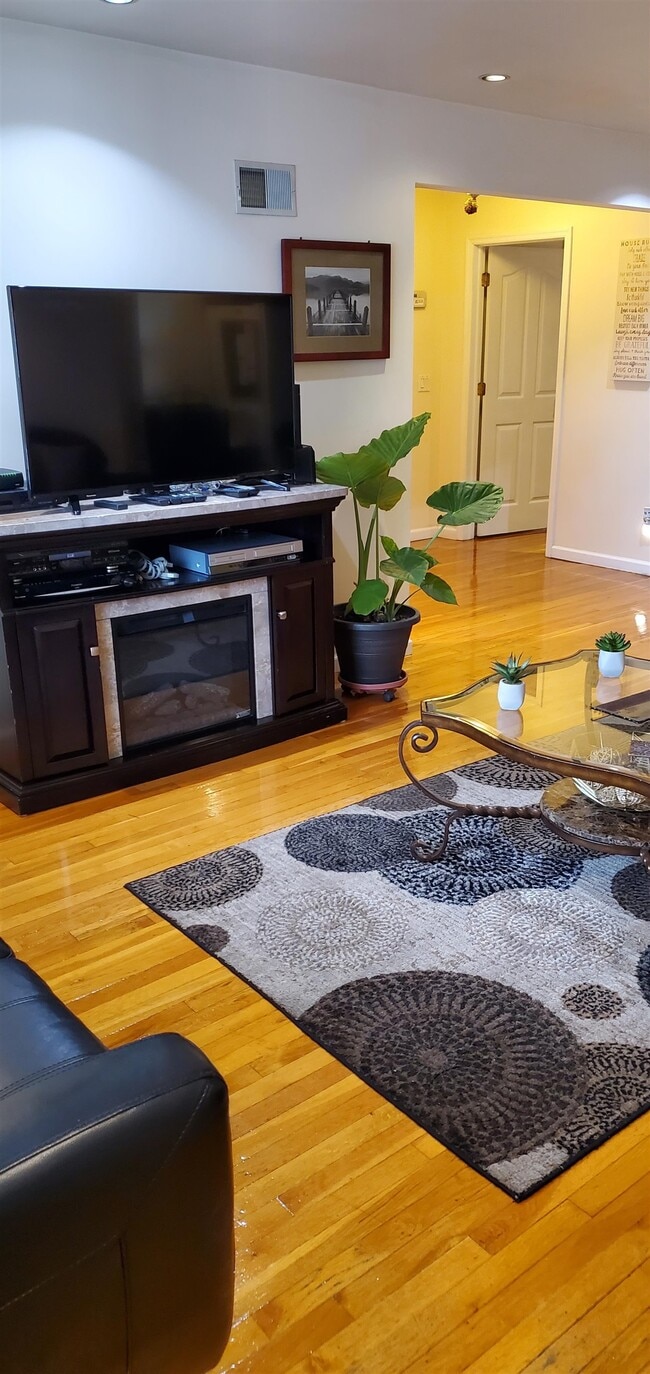 Foto del edificio - 7417 JFK Blvd E