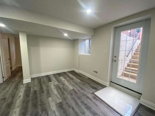 Building Photo - 1125 Durno Crt