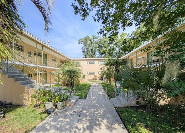 Building Photo - 2775 Herschel St