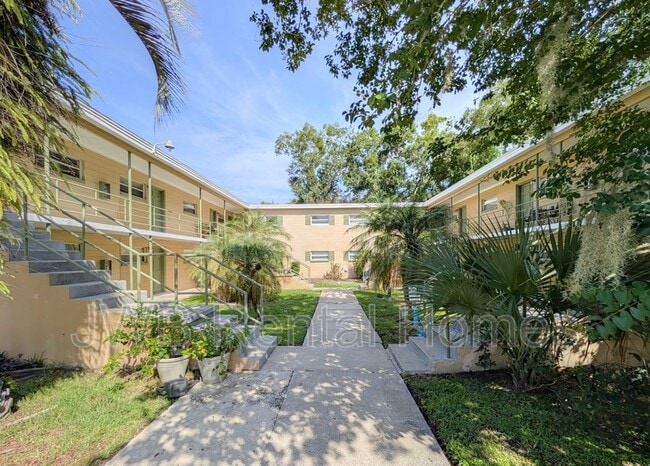 Building Photo - 2775 Herschel St