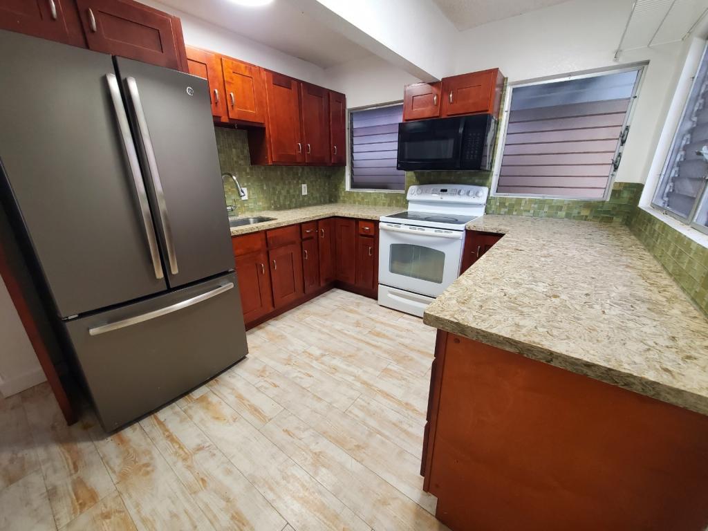 Foto principal - 98-364 Kilihe Way #33B, Aiea, HI 96701