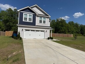 Building Photo - 400 Bulrush Ct