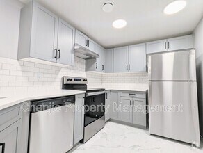 Building Photo - 9487-9227 227 St NW