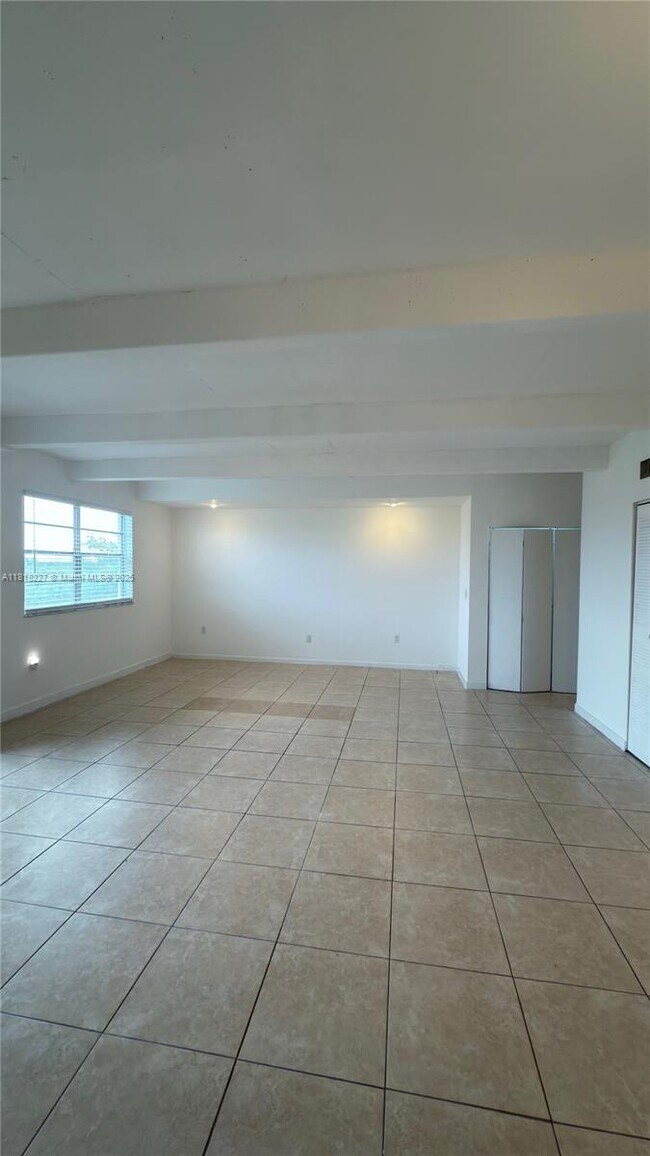 Foto del edificio - 8950 NE 8th Ave