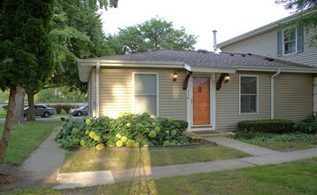 Building Photo - 336 Russet Way