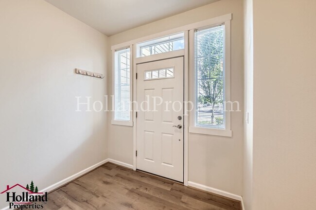 Building Photo - MOVE IN READY!!  and RECEIVE A RENT CREDIT!!
