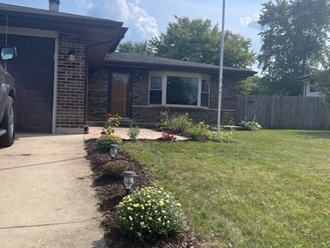 Foto del edificio - 647 W Stearns Rd