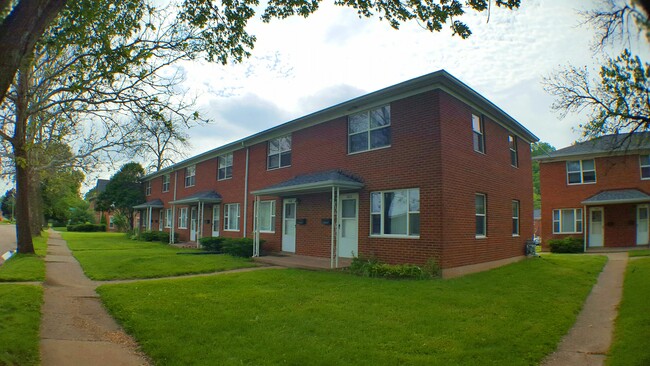 Building Photo - Eagle Point Townhomes