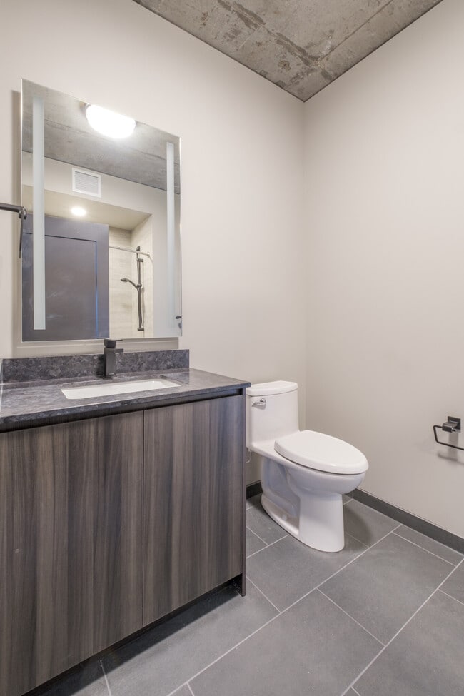 Photo - 30 N Sangamon St Apartment