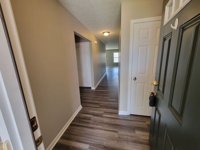 Building Photo - 2131 Pumpkin Ridge Ct