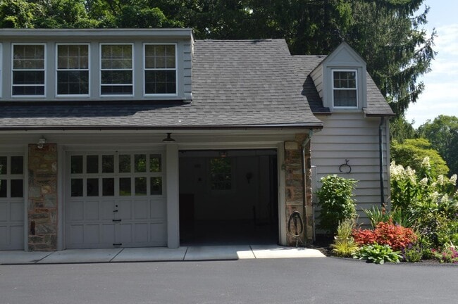 Building Photo - 136 Grubb Rd