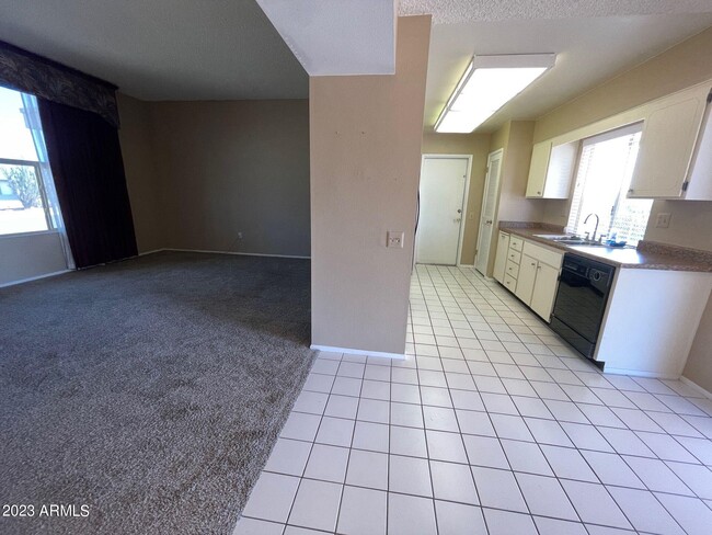 Foto del edificio - 9630 N Briarwood Dr