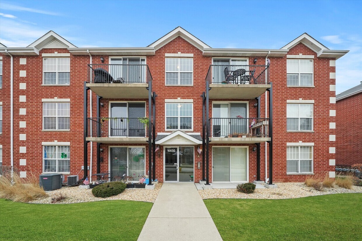 16650 Liberty Cir Unit 1N, Orland Park, IL 60467 Condo for Rent in
