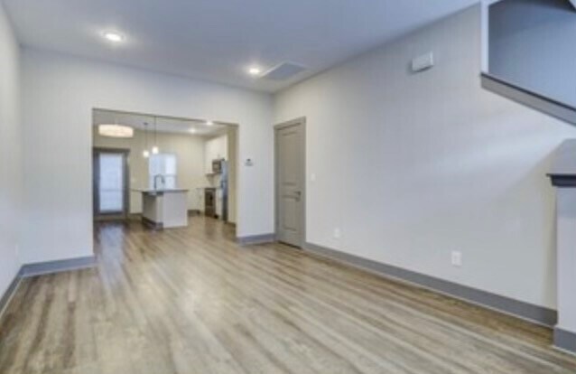 Foto del edificio - 609 Bristol Creek Dr