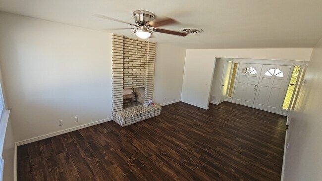 Foto del edificio - 44836 Lorimer Ave