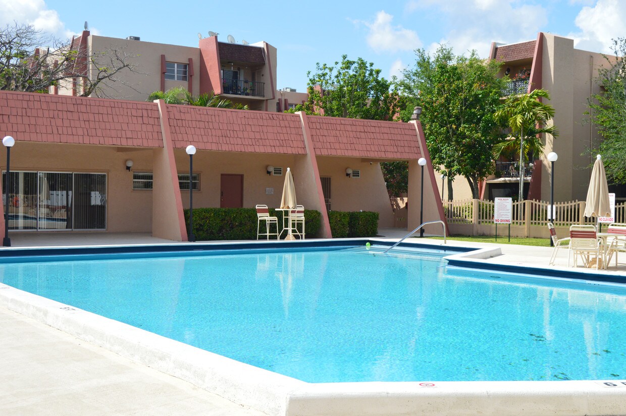 13715 Kendale Lakes Cir, Miami, FL 33183 Apartments in Miami, FL