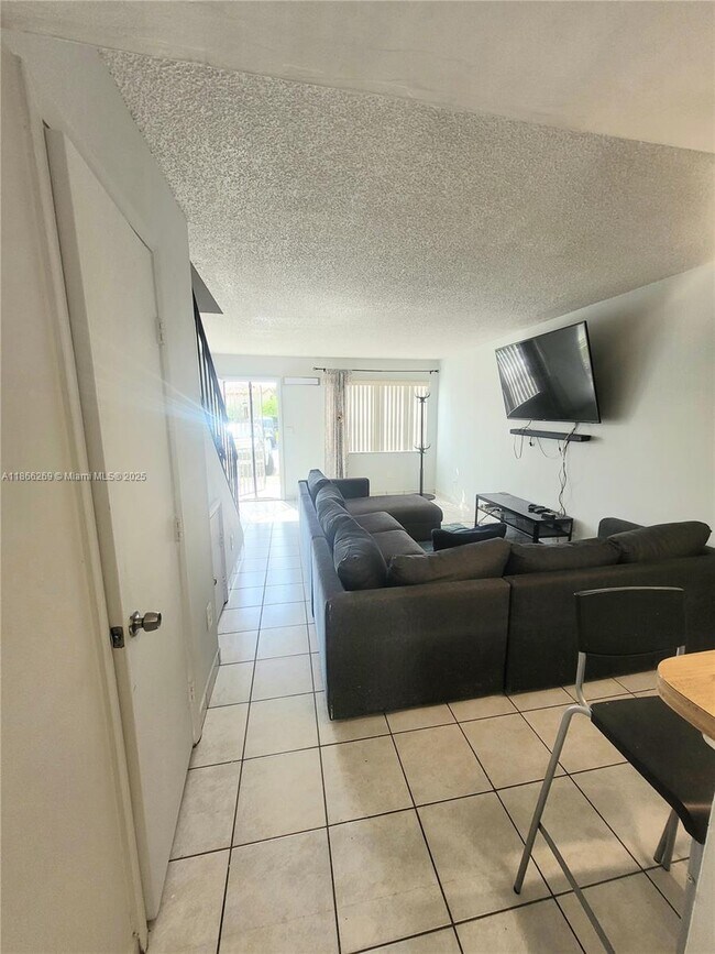 Foto del edificio - 3973 W 9th Ln